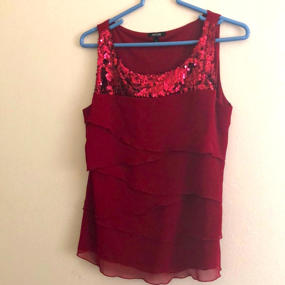 Apt 9 top